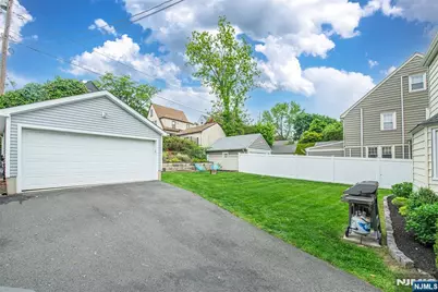 384 Essex Avenue, Bloomfield, NJ 07003 - Photo 34
