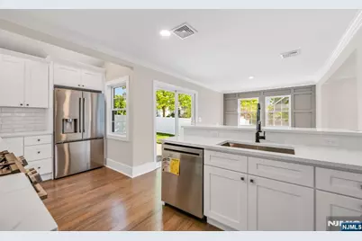 456 Collins Avenue, Hasbrouck Heights, NJ 07604 - Photo 14