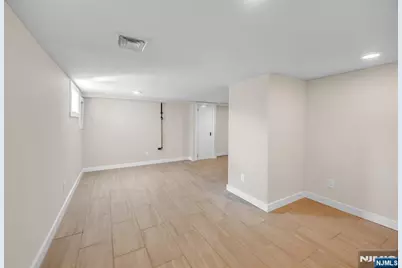 456 Collins Avenue, Hasbrouck Heights, NJ 07604 - Photo 30