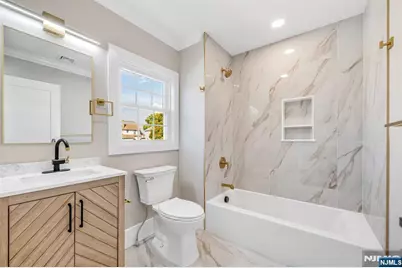 456 Collins Avenue, Hasbrouck Heights, NJ 07604 - Photo 26
