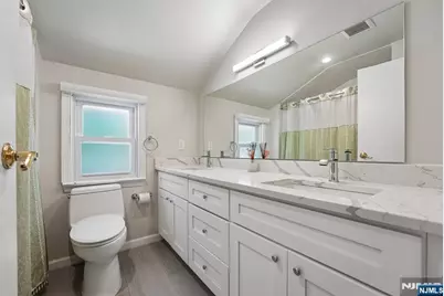 21 Howard Place, Waldwick, NJ 07463 - Photo 14