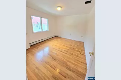 560 Studio Road 2nd Floor #2nd floor, Ridgefield, NJ 07657 - Photo 6