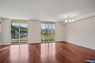1077 River Road 1013, Edgewater, NJ 07020 - Photo 2