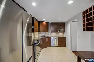 1077 River Road 1013, Edgewater, NJ 07020 - Photo 10