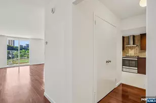 1077 River Road 1013, Edgewater, NJ 07020 - Photo 8