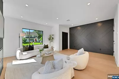 229 Hickory Avenue, Tenafly, NJ 07670 - Photo 2