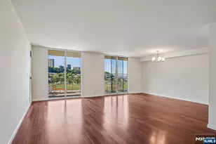 1077 River Road 1013, Edgewater, NJ 07020 - Photo 2
