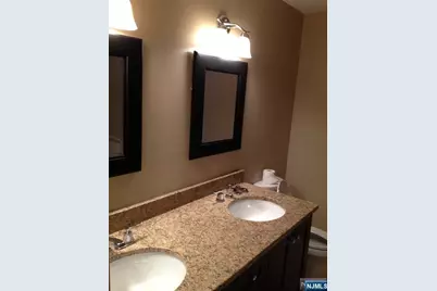 38 Garden Place 141 #141, Edgewater, NJ 07020 - Photo 16