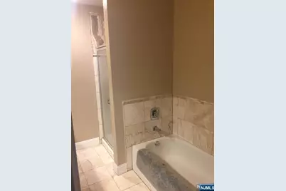 38 Garden Place 141 #141, Edgewater, NJ 07020 - Photo 18