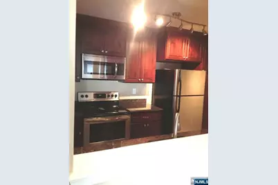 38 Garden Place 141 #141, Edgewater, NJ 07020 - Photo 2