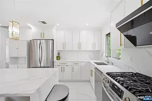 55 17th Ave, Elmwood Park, NJ 07407 - Photo 18