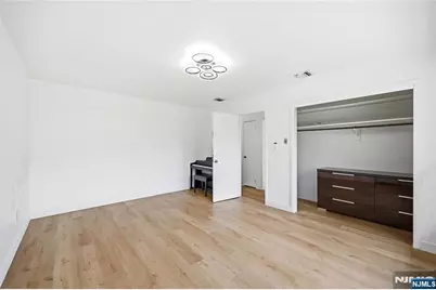 55 17th Avenue, Elmwood Park, NJ 07407 - Photo 24