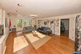 421 Hawthorne Pl, Ridgewood, NJ 07450 - Photo 6