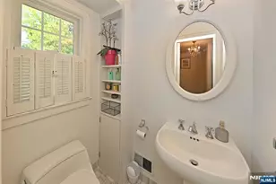 421 Hawthorne Pl, Ridgewood, NJ 07450 - Photo 12