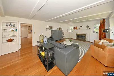 421 Hawthorne Place, Ridgewood, NJ 07450 - Photo 2