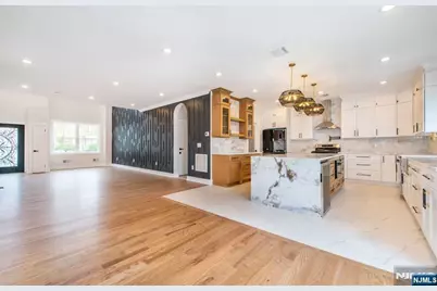 28 Tamboer Avenue, Clifton, NJ 07013 - Photo 6