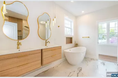 28 Tamboer Avenue, Clifton, NJ 07013 - Photo 12