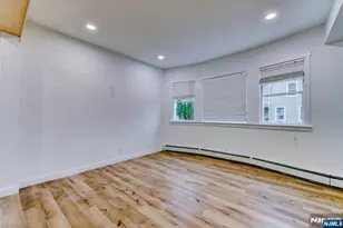 40 Grove St, Elmwood Park, NJ 07407 - Photo 16
