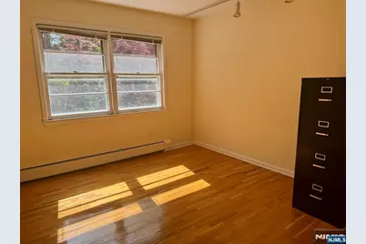 2 Eisenhower Road, Closter, NJ 07624 - Photo 18