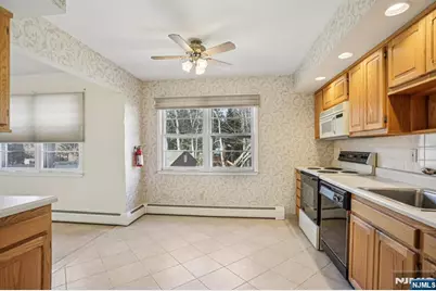 2 Eisenhower Road, Closter, NJ 07624 - Photo 12