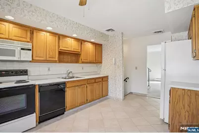 2 Eisenhower Road, Closter, NJ 07624 - Photo 14