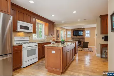 14 Bancroft Place, Fair Lawn, NJ 07410 - Photo 10