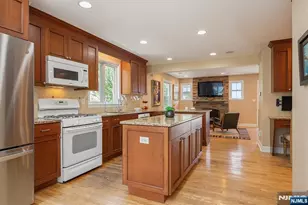 14 Bancroft Pl, Fair Lawn, NJ 07410 - Photo 10