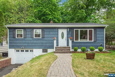86 Minnehaha Boulevard, Oakland, NJ 07436 - Photo 2
