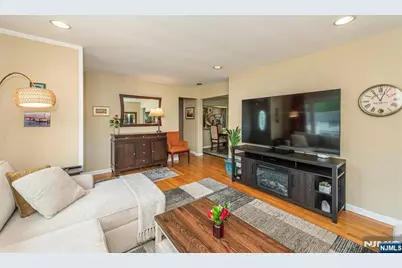 86 Minnehaha Boulevard, Oakland, NJ 07436 - Photo 6