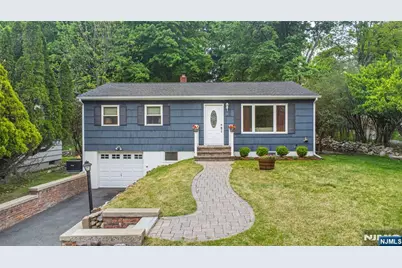 86 Minnehaha Boulevard, Oakland, NJ 07436 - Photo 1