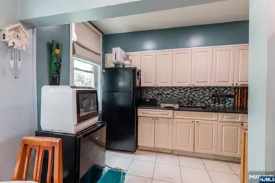 140A Clendenny Avenue, Jersey City, NJ 07304 - Photo 6