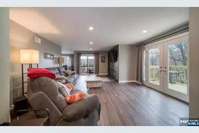 302 Heights Drive, Haledon, NJ 07508 - Photo 4