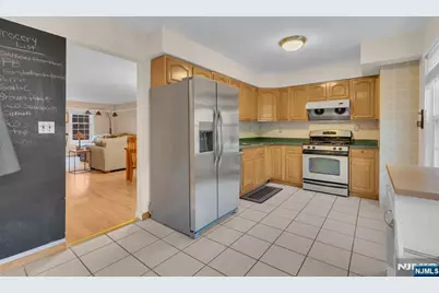 3661 Meadow Lane, North Bergen, NJ 07047 - Photo 22