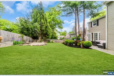 105 Bergen Avenue, Waldwick, NJ 07463 - Photo 40
