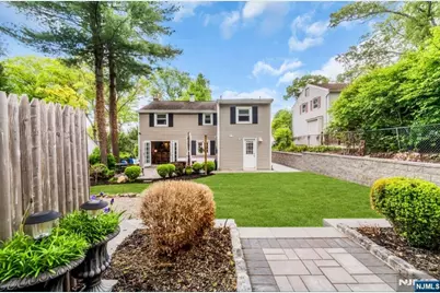 105 Bergen Avenue, Waldwick, NJ 07463 - Photo 38