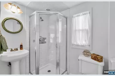 105 Bergen Avenue, Waldwick, NJ 07463 - Photo 22