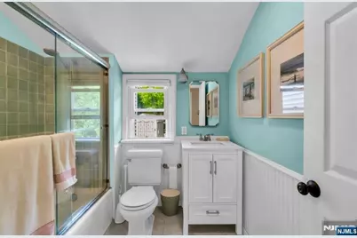 105 Bergen Avenue, Waldwick, NJ 07463 - Photo 30