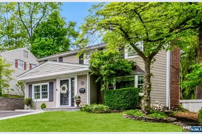 105 Bergen Avenue, Waldwick, NJ 07463 - Photo 2