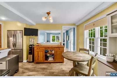 105 Bergen Avenue, Waldwick, NJ 07463 - Photo 18