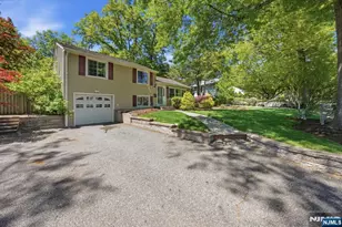 12 Willis Dr, Closter, NJ 07624 - Photo 2