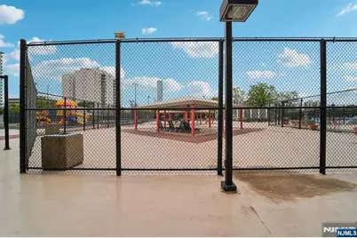 2000 Linwood Avenue 4P #4P, Fort Lee, NJ 07024 - Photo 18