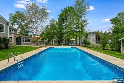 670 Swathmore Lane, Paramus, NJ 07652 - Photo 44