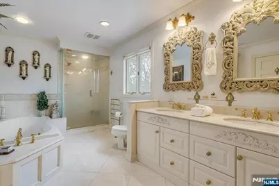 670 Swathmore Lane, Paramus, NJ 07652 - Photo 24