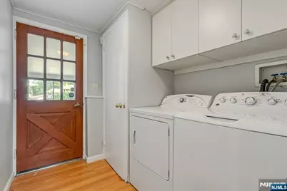 670 Swathmore Lane, Paramus, NJ 07652 - Photo 36