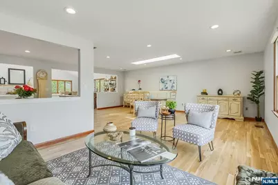 670 Swathmore Lane, Paramus, NJ 07652 - Photo 8