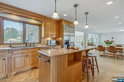 670 Swathmore Lane, Paramus, NJ 07652 - Photo 10