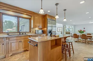 670 Swathmore Ln, Paramus, NJ 07652 - Photo 10