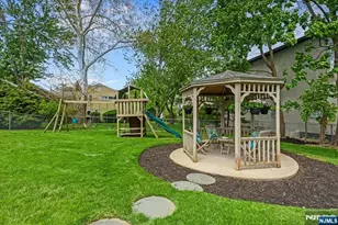 670 Swathmore Ln, Paramus, NJ 07652 - Photo 42