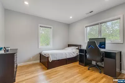 670 Swathmore Lane, Paramus, NJ 07652 - Photo 28