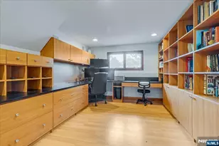 670 Swathmore Ln, Paramus, NJ 07652 - Photo 30